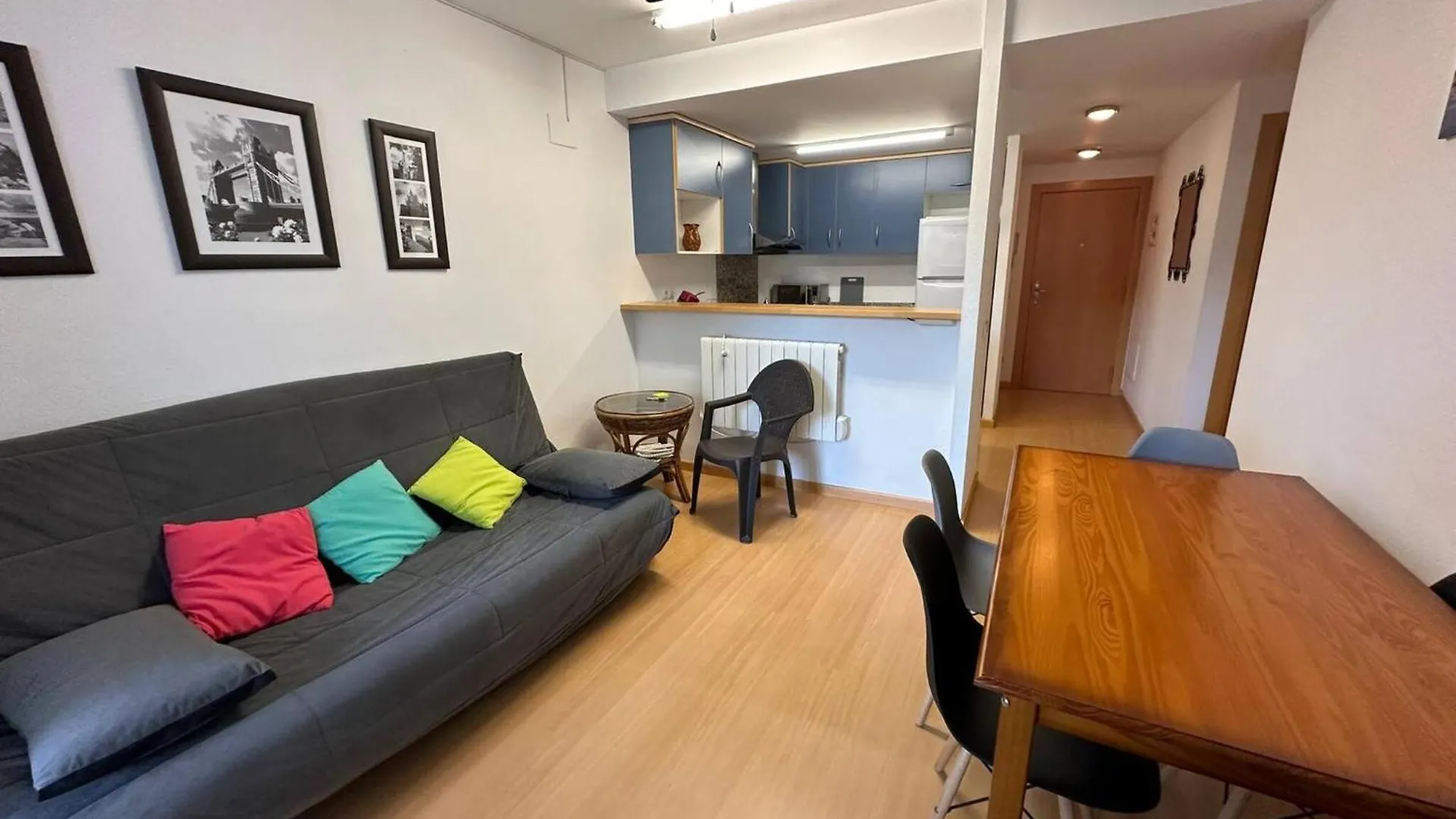 Apartamento Con Vistas A La Psicina Comunitaria Roses 0*,  Spain