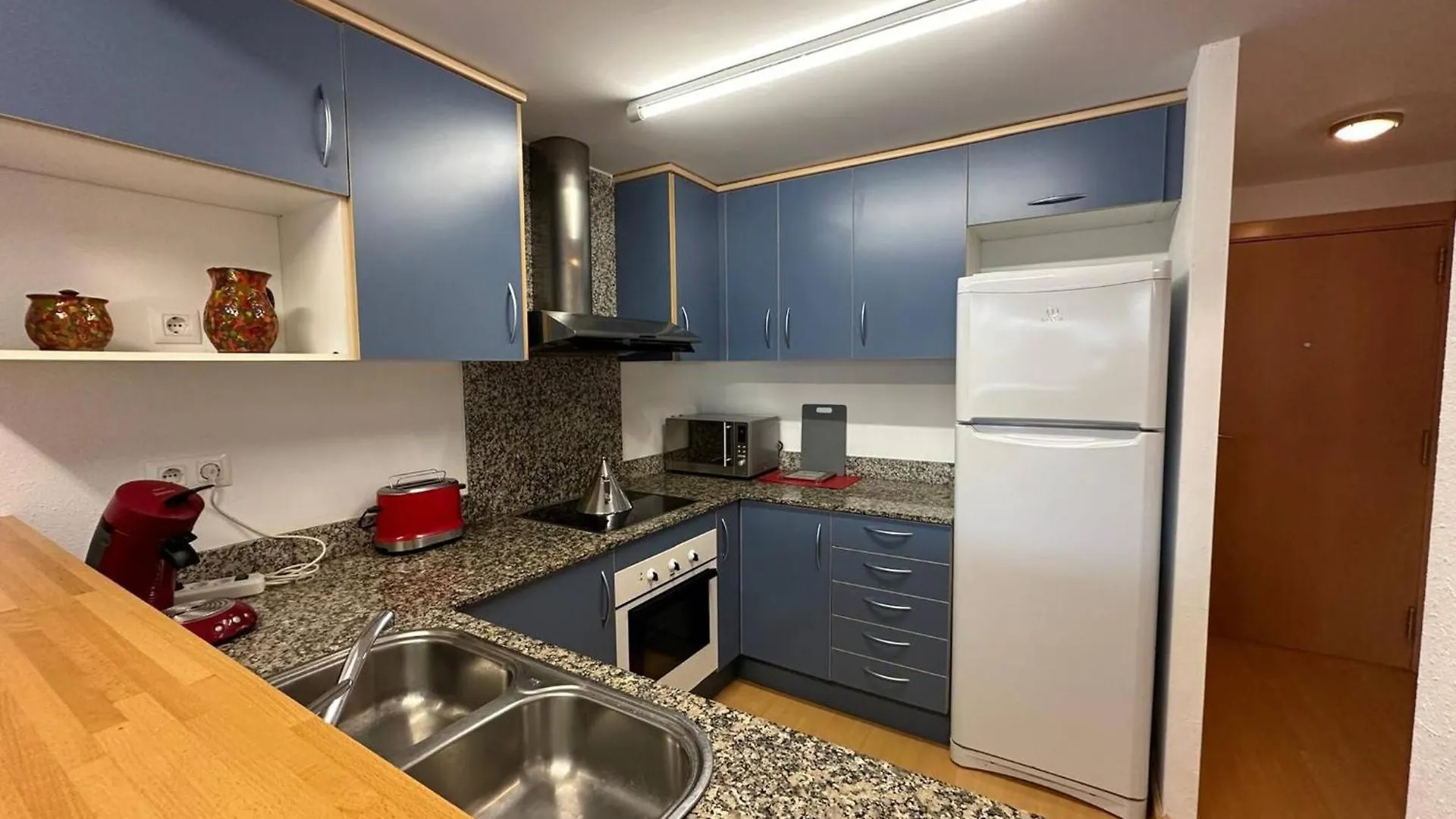 Apartamento Con Vistas A La Psicina Comunitaria Roses 0*,  Spain